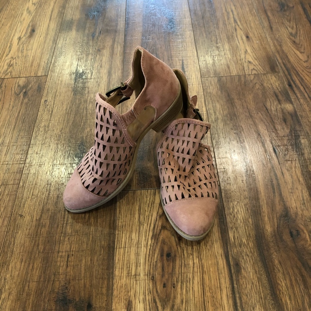 Pink ankle bootie